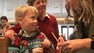 Arts and crafts enthusiasts celebrate worldwide knit in public day