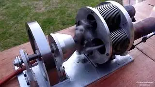 Two-cylinder Stirling engine with automatic swashplate