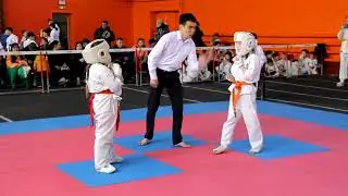 Хижникова Злата 2 бой 2 место Куренкова Анастасия (8-9 лет) 2 бой