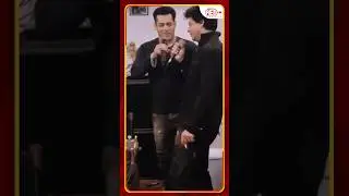 Throwback video of Salman Khan and Shah Rukh Khan jamming together #sallu #SRK #song #redfmbengaluru