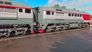 Вокзал города Дно. Тепловоз - 2М62У-0078.