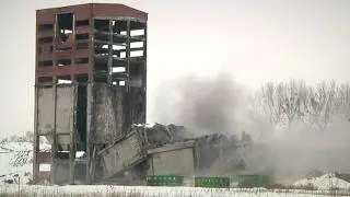 Wyburzanie budynku starej koksowni przy GWSP.