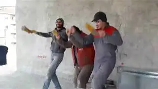 AHISKALI İNŞAAT İŞÇİLERİ  BAR ( HALAY ) OYNUYORLAR