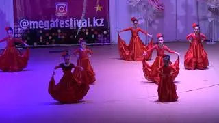 Испанский танец в исполнении маленьких красавиц  Танец 