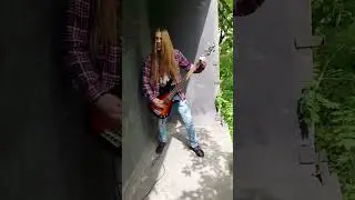 Here’s Belrot feeling the beat with my Groovy Metal Drum Track 113 BPM 🎸🥁🔥
