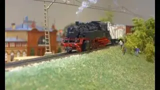 BR64 mit Fotogüterzug