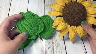 Листик к подсолнуху крючком (вязанный веночек).
