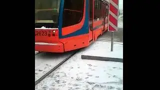 Трамвай стреляет в пассажиров из бластера!