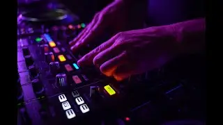 DJ Effects course: Using Reverb during a dropmix