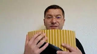 Отрываем панфлейту от себя при наборе воздуха