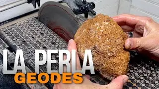 10 POUNDS of La Perla Geodes Cut Open!