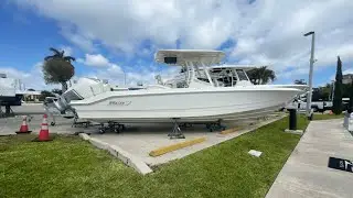 2023 Boston Whaler 280 Dauntless Trade at MarineMax Pompano!