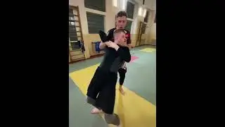 Захват за горло. Полезное видео