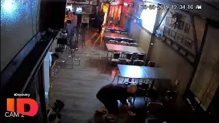 A reação calma de um homem ao ser assaltado à mão armada | Crimes que Viralizaram