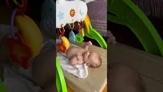 Развитие нашего младенца с мобилем