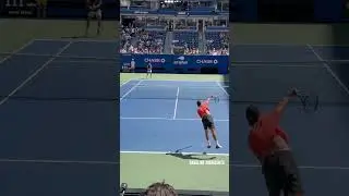 Alcaraz puts away a couple of easy volleys in practice with Khachanov 🔥