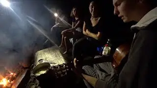 Душевный поход с ночевкой на Ажек / Готовим плов / Посиделки у костра