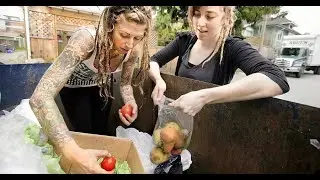 Русские за границей едят с помойки..