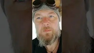 заклеил колесо на красной Жемчужине