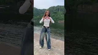 GELIK танцует под трек Lo Lo Love