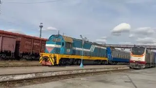 CKD6e-2202 привез фирменного поезда №037Х 
