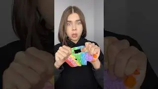 Случайно порвал любимый поп ит 😭 Tore up favorite Pop it! 