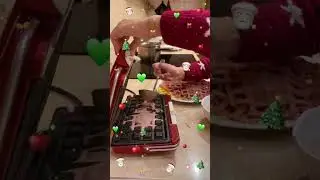 Рожеві Barbie вафлі 🧇💖 Готуємо! Не сумуємо! 👩🏻‍🍳