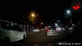 Cewek naik GOJEK sampai baju kebuka keliatan.??