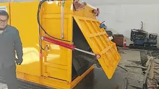 waste tank operation of road marking removal machine