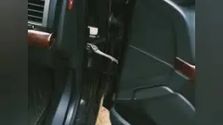 Opel Vectra C ремонт. Щелчки ограничителя дверей.