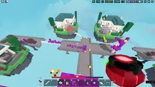играю  3 игры в Роблоксе