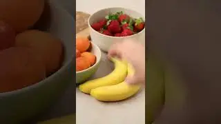 Slatki ražnjići s voćem i muffinima 