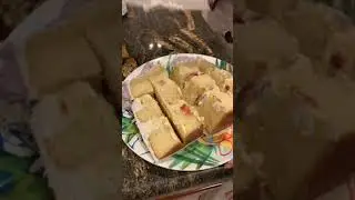 How to cut a cake