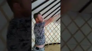Рома строит юрту !!! #адыгея #александрюженко #wood #юрта #строительство