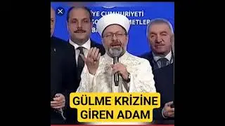Ali erbaş dua ederken Erdoğan'ın arkasında ki adam gülme krizine girdi.