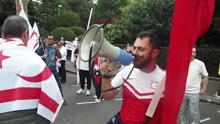 Greeks an Turks clash in London over Cyprus