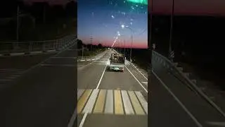 телочки едут в клуб