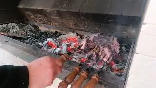 Гости в кафе 