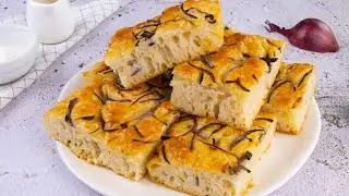 Onion focaccia: how to make it tall and fluffy!