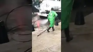 В Мексике,  улицы кёрхером моют, bля.