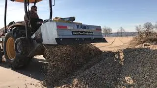 Beach Cleaning Machine - Beach Cleaner removing beach debris