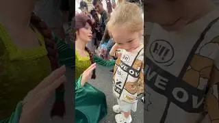 Фионе понравилась Варя и она подошла к ней