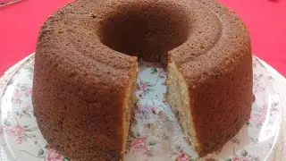 Bolo de banana com creme de leite