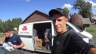 Massey Ferguson combine technician arrived. We are fixing the problem with the header.