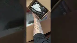 What’s inside this $300 Mintych Authentics Macabre Massacre Horror Autograph Mystery Box? #unboxing