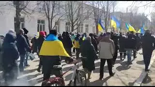 Demonstration by local pro-#Ukrainian activists in #Kakhovka, #Kherson region #Russian-Ukranian War