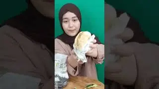 Ada yang udah pernah cobain burger Bangor? #short #asmr #mukbang