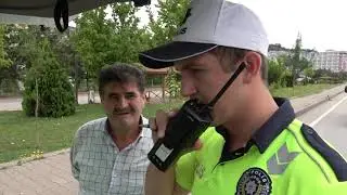 RADARA YAKALANAN SÜRÜCÜLERLE POLİS ARASINDA İLGİNÇ DİYALOGLAR