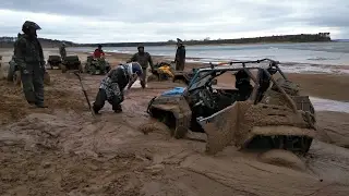 CFMOTO Z8 глубоко застрял в глине.