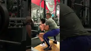 SQUATS WITH JULIA SILVA / AGACHAMENTO LIVRE ATÉ O TALO 